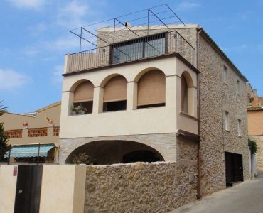 casa_de_pueblo_en_venta_albons_emporda_oli_22_cases_singulars_emporda